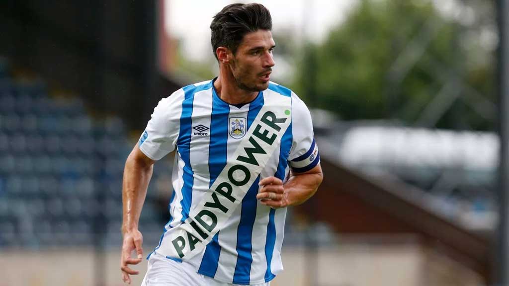 Photo of Huddersfield Town player in Paddy Power shirt sponsor